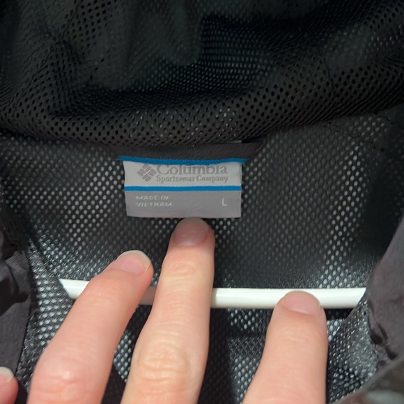 Columbia Black Mesh-Lined Jacket - Picture 2 of 5